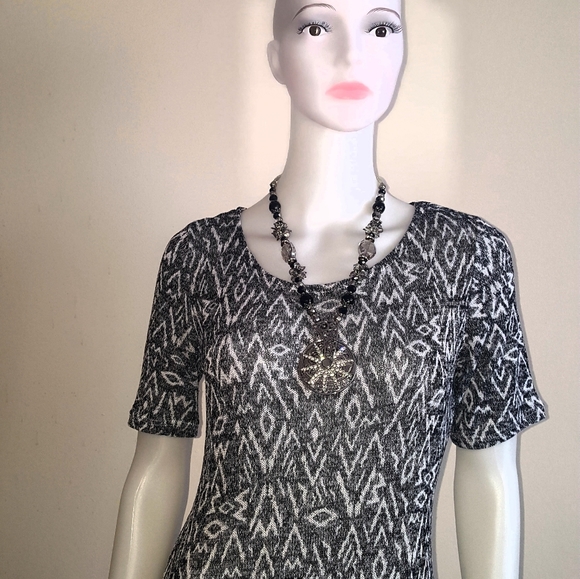 H&M black/white knit dress - Picture 8 of 8